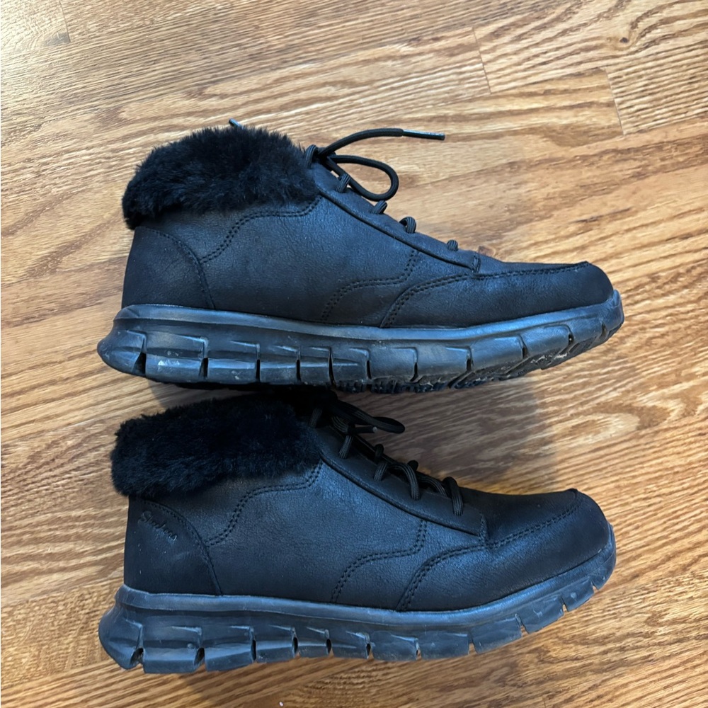 Skechers Black Winter shoes with Fur Lining - Picture 2 of 4